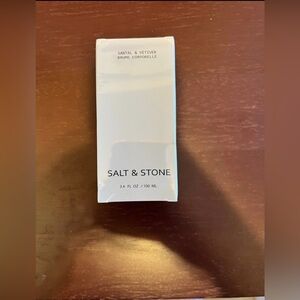 Salt & Stone Santal &
Vetiver Body
Fragrance Mist 3.4 oz
New In Sealed Box